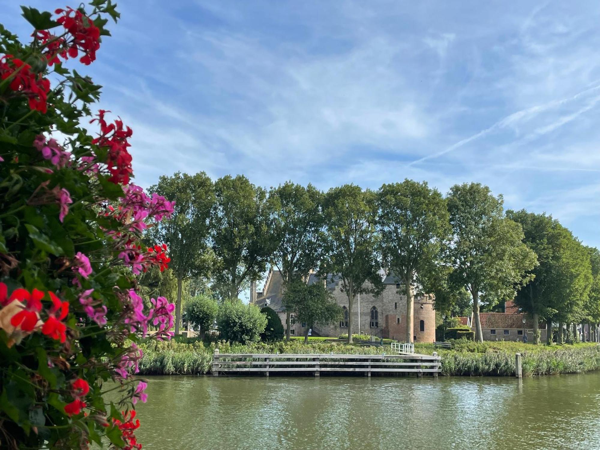 Hotelhuisjes Medemblik فيرينغْئِفيرف المظهر الخارجي الصورة